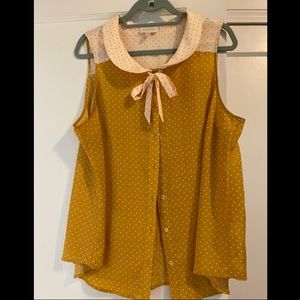 Adorable Peter Pan collared shirt